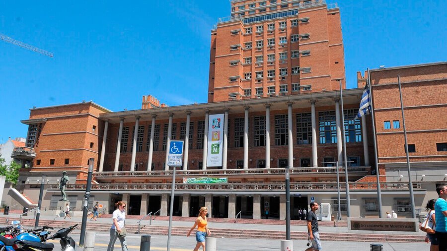 Condenan a la IMM a pagar a viuda, hijas y nietos tras perder los restos de un hombre